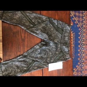 Lululemon Cool to Street Crop